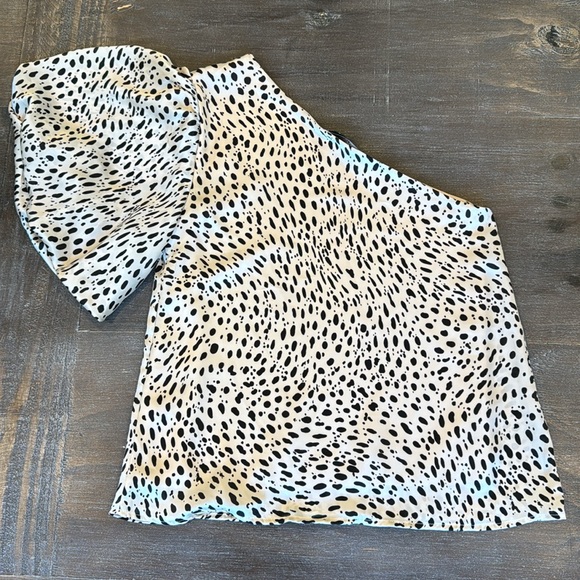 Fab’rik One Shoulder Animal Print Puff Sleeve Cream Black top Size S EUC Cheetah - Picture 9 of 9